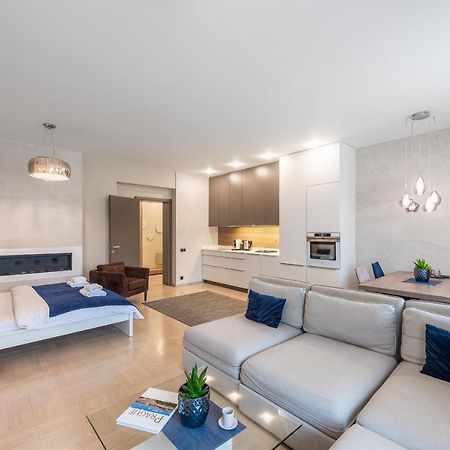 Apartament New Luxury Apt With Ac&Parking In The Center Of Praga Zewnętrze zdjęcie