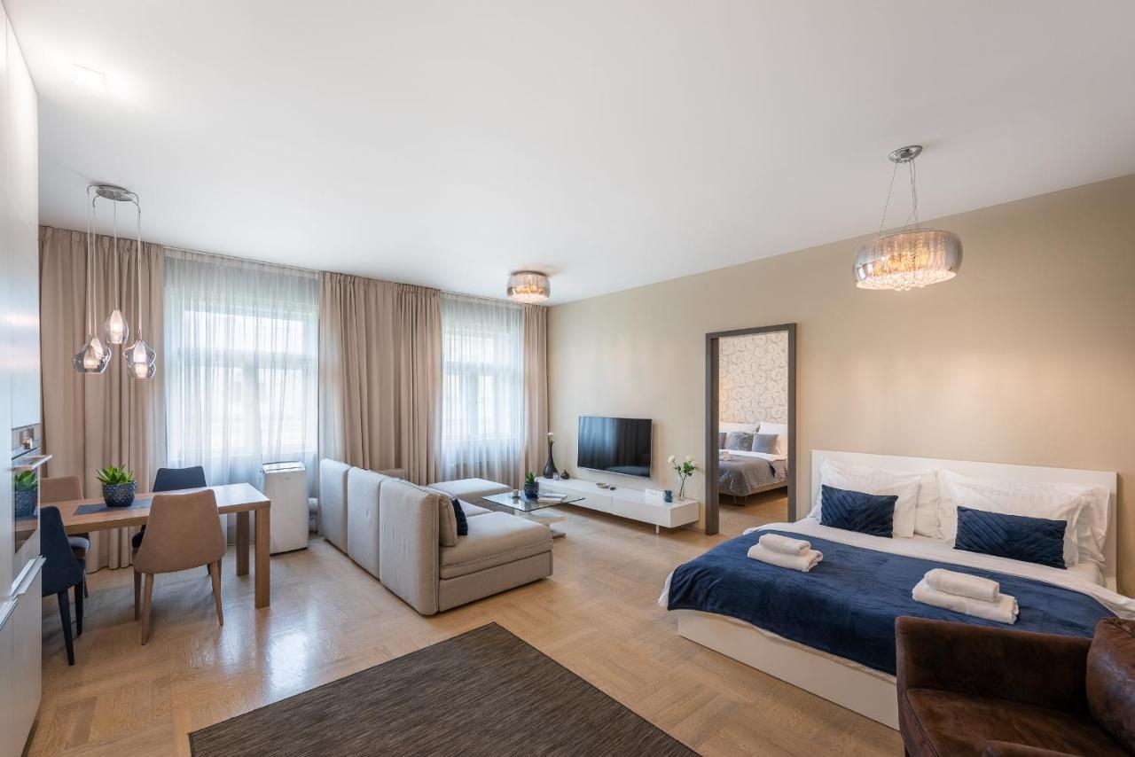 Apartament New Luxury Apt With Ac&Parking In The Center Of Praga Zewnętrze zdjęcie