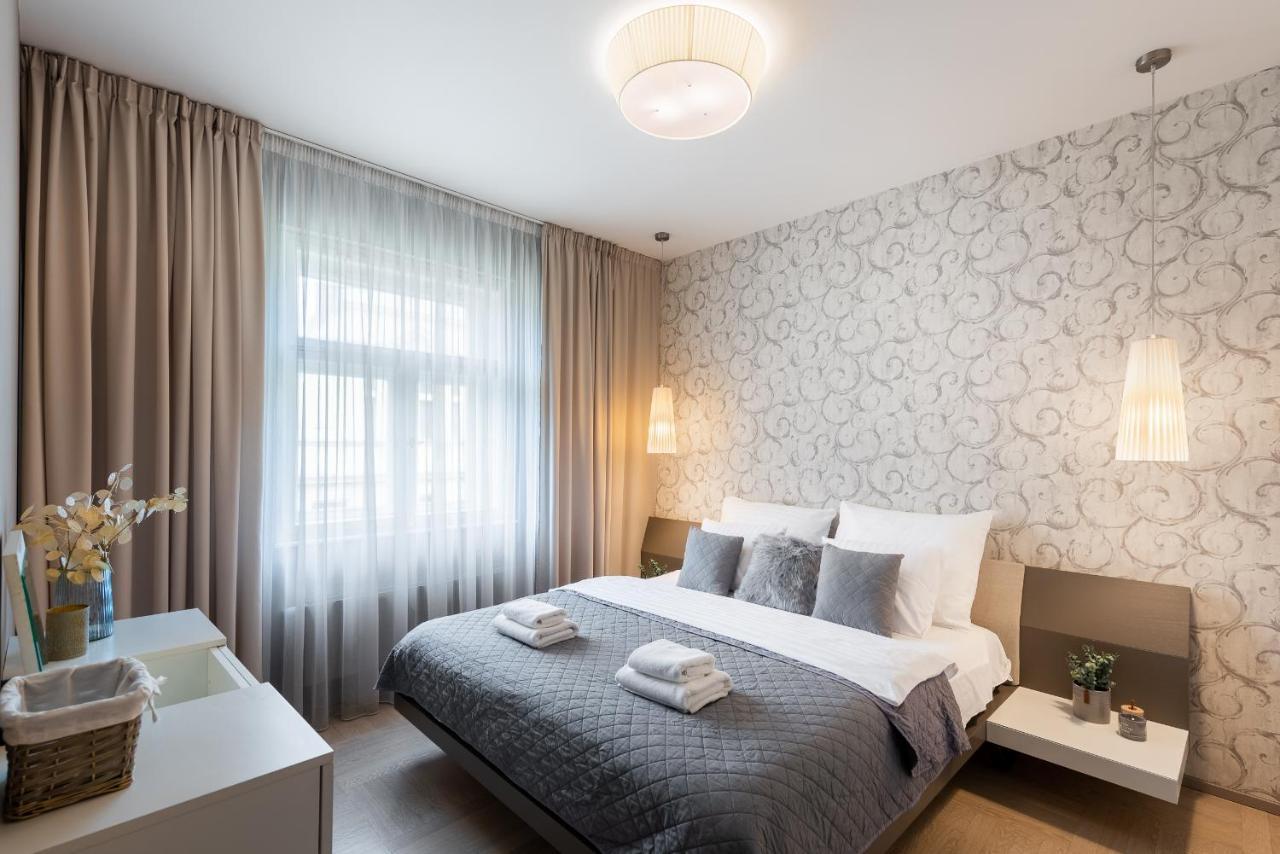 Apartament New Luxury Apt With Ac&Parking In The Center Of Praga Zewnętrze zdjęcie