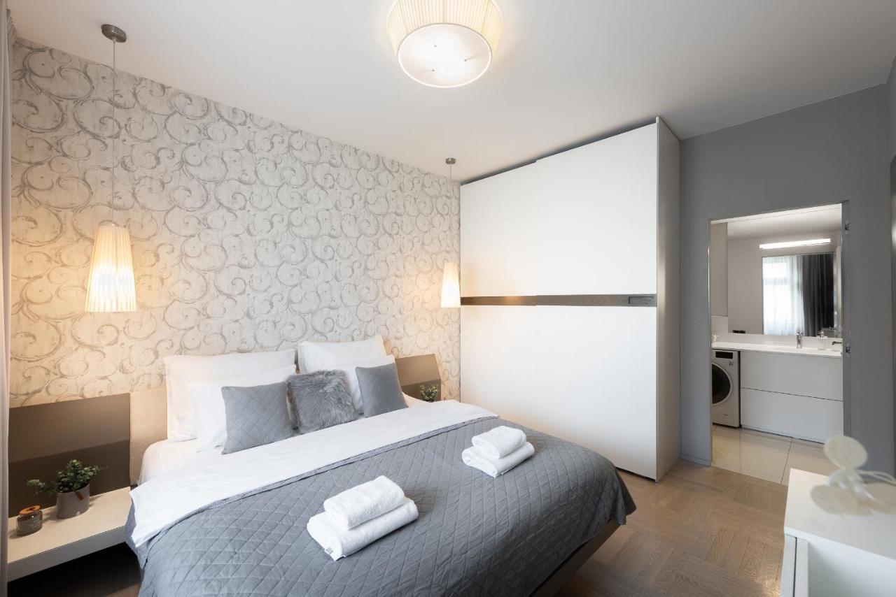 Apartament New Luxury Apt With Ac&Parking In The Center Of Praga Zewnętrze zdjęcie