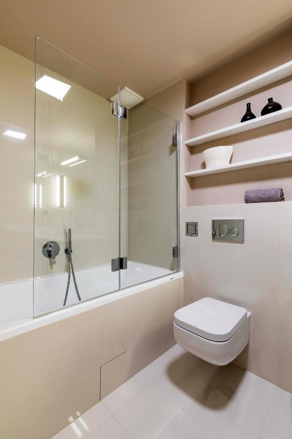 Apartament New Luxury Apt With Ac&Parking In The Center Of Praga Zewnętrze zdjęcie