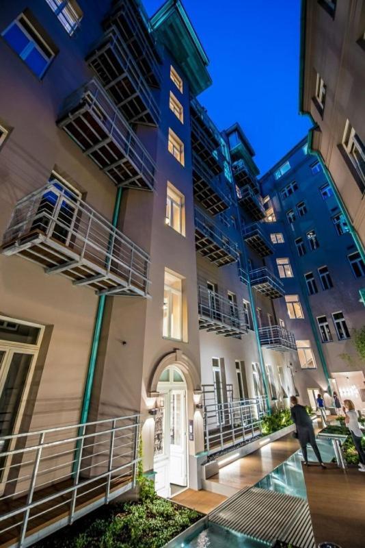 Apartament New Luxury Apt With Ac&Parking In The Center Of Praga Zewnętrze zdjęcie